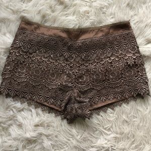 Frederick’s of Hollywood Lace with Zipper on the side Size Small